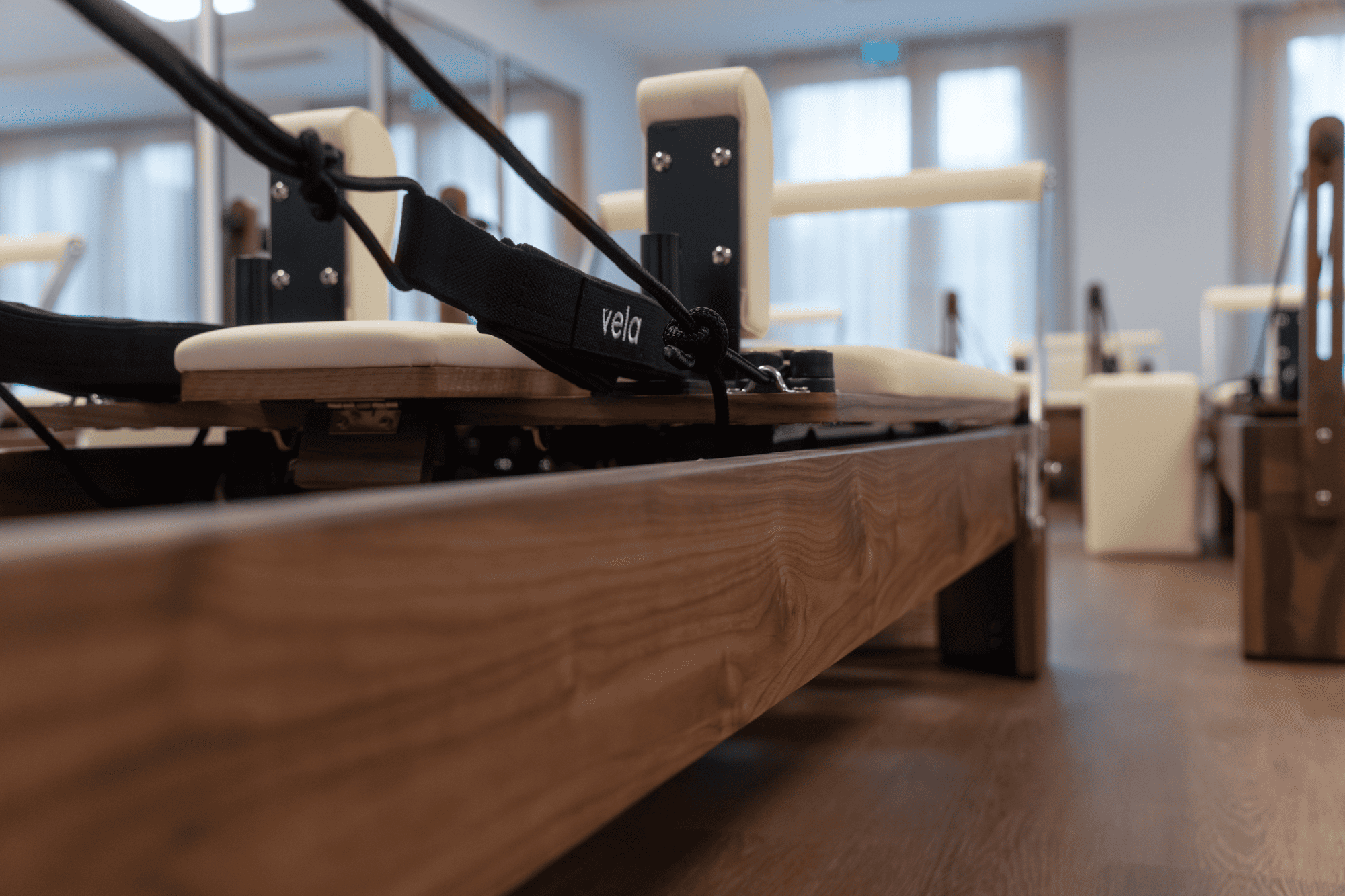 jobs 1 Reformer von Vela, Detailansicht der Straps im STUDIO84 reformer pilates